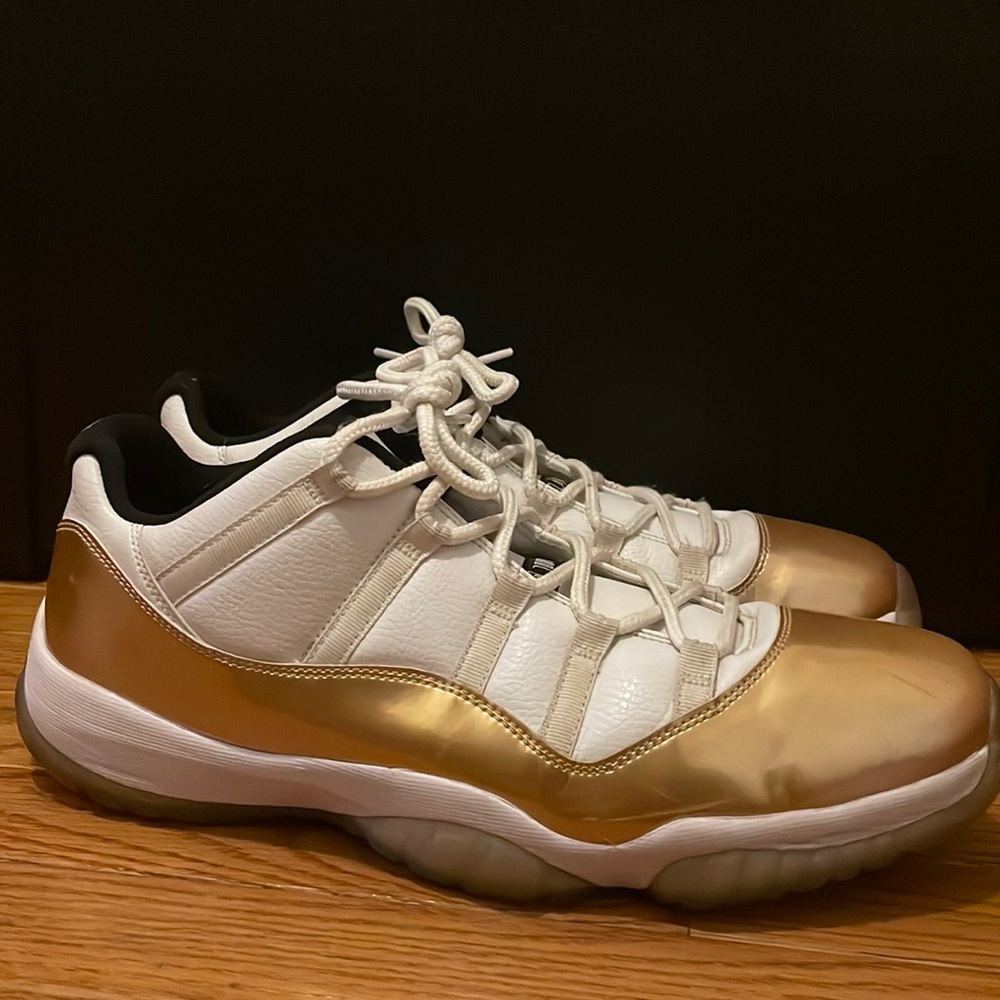 Jordan 11 Retro Lows “Closing Ceremony”